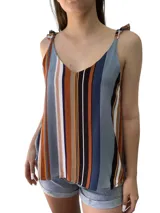 Blusa sin mangas con breteles finos con nudo, escote en V y estampado a rayas verticales en tonos celeste, marrón, naranja, blanco y negro.