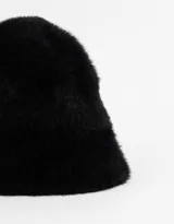 Sombrero tipo bucket de pelo sintético color negro.