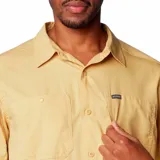 Camisa de hombre Columbia Silver Ridge, color beige, de manga larga con botones para enrollar, dos bolsillos frontales con botón, ventilación en la espalda y protección solar UPF 50.