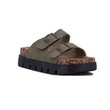 Sandalias Darkness color verde con dos tiras anchas ajustables con hebillas metálicas. Plataforma con base de corcho y suela de goma negra.