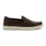 Zapato sin cordones color marrón, con diseño casual y suela de goma.