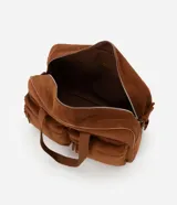 Bolso tipo valija grande color marrón de terciopelo cotelé con bolsillos delanteros, correa de mano y asa larga de gorgorán.