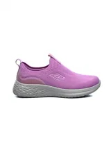 Championes slip-on de mujer, marca Umbro, modelo New Flex, color lila. Capellada de tejido de punto con logo de la marca en el lateral.