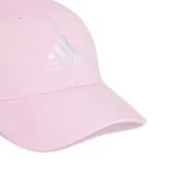 Gorra Adidas color rosa con logo bordado en blanco.