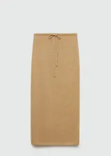 Falda midi color beige de tejido de punto grueso con forro interior, diseño entallado y cintura elástica con cierre de lazo.