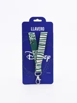 Llavero con cinta estampada con motivos de Mickey Mouse y la frase "Enjoy the now" en verde y blanco. Incluye gancho metálico plateado.