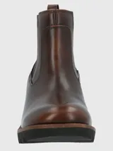 Botín Chelsea de cuero color marrón, con elásticos laterales, suela de goma y taco de 5 cm.