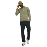 Buzo polar verde oliva con cuello alto abotonado y logo bordado en el pecho.