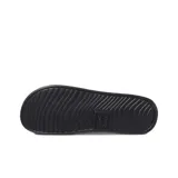 Ojotas Reef One Slide color negro, con plantilla de EVA moldeada por inyección y correa acolchada.