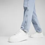 Championes Puma Karmen II Idol, color blanco con plataforma y logo de la marca en el lateral.