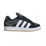Championes Adidas Campus 00s de gamuza color gris oscuro con las tres tiras clásicas en blanco y suela de goma color caramelo.
