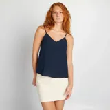 Top de tirantes finos en color azul, con escote en V y ajuste cómodo.