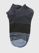 Calcetín corto de hombre, color gris oscuro (charcoal) con detalles en negro y azul claro. Presenta un diseño con franjas horizontales en el empeine y la puntera en azul claro. Se observa la palabra "uppies" en el lateral.