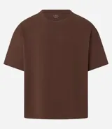 Remera masculina de algodón color beige, con cuello redondo y manga corta. Corte overboxy.