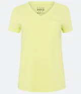 Blusa blanca de algodón con cuello en V, manga corta y bolsillo frontal.