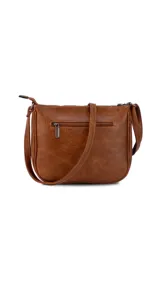 Bandolera marrón de cuero sintético con correa larga regulable, tapa con broche metálico, bolsillo principal con cierre y bolsillos internos organizadores.