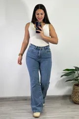 Pantalón de jean Oxford de tiro alto, color celeste claro.