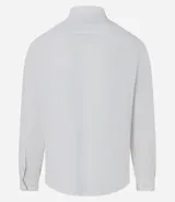 Camisa de vestir celeste en modelo slim fit, con cuello inglés, abotonada adelante, de manga larga con botones en los puños. Confeccionada con tecnología easy care performance que permite mayor elasticidad, secado rápido y menos arrugas.