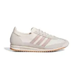 Championes Adidas Sl 72 Og, color blanco hueso con detalles en rosa pastel y suela de goma color caramelo.