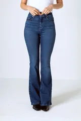 Pantalón de jean Oxford de tiro alto, color azul oscuro.