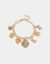 Pulsera dorada con cadena de eslabones y dijes colgantes de metal plateado y dorado, con motivos de herradura, bota de cowboy, sombrero, caballo y moneda antigua.