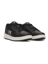 Zapatillas urbanas Under Armour negras con logo celeste en el lateral y suela color crema.