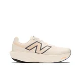 Championes de running en color beige, con entresuela Fresh Foam X para mayor comodidad y transiciones suaves.