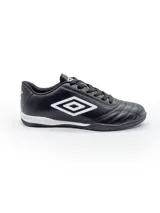 Championes de fútbol sala Umbro Classic II IC, color negro con logo Umbro en blanco.