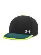 Gorro deportivo negro con visera verde y borde amarillo. Logo de Under Armour bordado en blanco en el lateral.