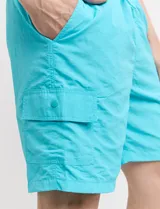 Short de baño color verde agua.