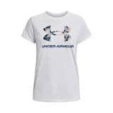 Remera deportiva Under Armour color fucsia con logo blanco estampado en el frente.
