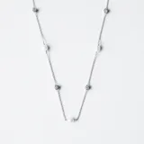 Gargantilla de plata 925 con perlas de río y circonias.