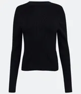 Blusa de punto negro con cuello redondo y manga larga.
