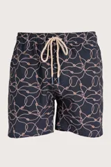 Short de baño azul marino con estampado de cuerdas beige y cintura elástica con cordón ajustable.