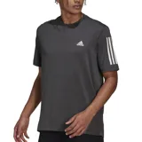 Remera Adidas de hombre color gris oscuro, de corte clásico y mangas cortas. Presenta el logo de la marca en el pecho y las tres líneas características en los hombros.