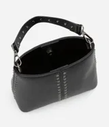 Bolso bucket pequeño de cuero sintético negro con correa de mano y asa larga desmontable. Decorado con spikes y detalles metálicos plateados.