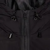 Campera puffer negra con capucha y logo Trapstar en la espalda.