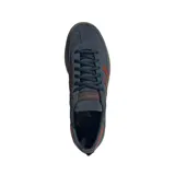 Championes Adidas Handball Spezial, color azul con detalles en marrón y suela color caramelo.