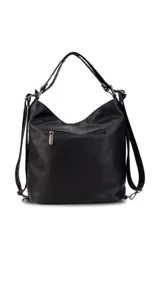 Cartera negra con opción de uso como mochila, con diseño práctico, bolsillo al frente y atrás para fácil acceso. División interna en el medio para organizar tus pertenencias, ideal para uso diario, compacta y funcional.