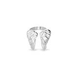 Anillo plateado con forma de alas de ángel.