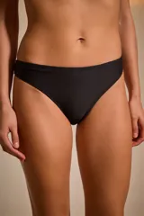 Bombacha de bikini tipo vedetina color blanco.