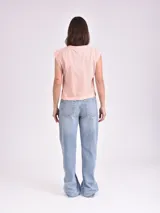 Remera color rosa con estampado de palmeras y texto "Sur la Cote D'Azur France Saint Jean Cap Ferrat".