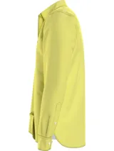 Camisa amarilla de algodón Oxford orgánico con Flex Technology, corte regular, cuello abotonado y logo bordado en el pecho.