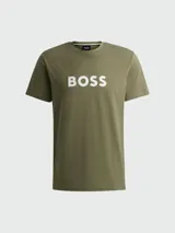 Remera de manga corta, cuello redondo, color gris claro o blanco roto, con el logo "BOSS" estampado en blanco en el pecho.