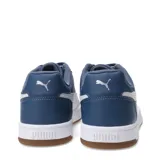 Championes urbanos Puma Caven 2.0, color blanco con detalles en verde y suela color caramelo.
