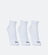 Pack de tres pares de medias cortas deportivas Puma, en color negro, blanco y gris.