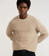 Pantalón de jean para hombre de corte recto, con cintura tradicional y cierre de cremallera. Confeccionado en denim de algodón 100%.