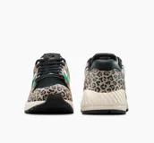 Championes Converse Wave Trainer OX con estampado animal print de leopardo y cebra, con logo de la marca en color verde.