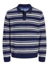 Polo tejido de manga larga con fit relajado, color azul marino con rayas horizontales blancas. Presenta medio cierre de botones en el cuello y una construcción en punto.