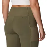 Calza larga color verde oliva, de tiro alto, con bolsillos laterales y tecnología Omni-Wick.